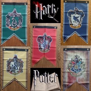 Set of 5 Harry Potter Hogwarts House Banners Flags **BRAND NEW**